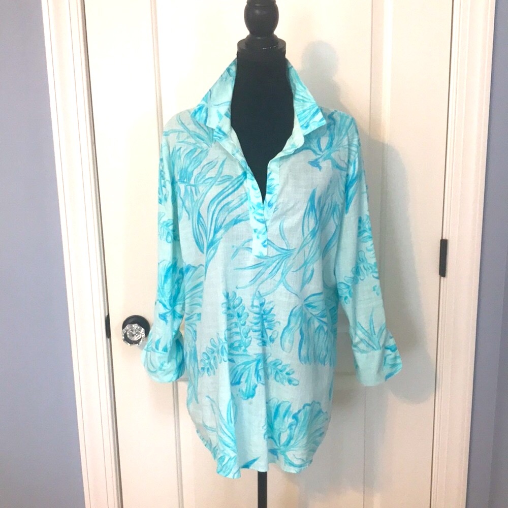 Vineyard Vines tunic sz L soft watery blues. Cool and breezy over shorts…